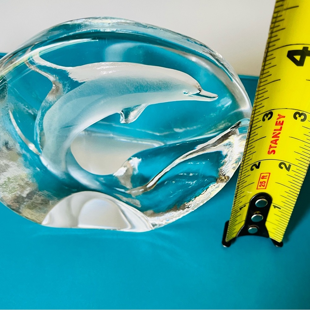 Dolphin glass paperweight - Picture 9 of 10